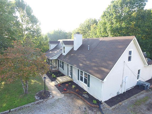 2nd image of 1820 Cross Creek Dr