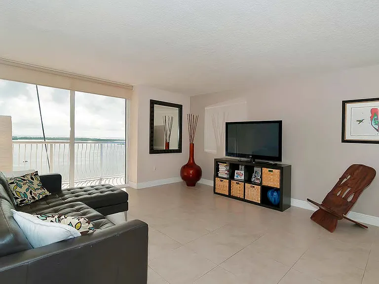 1200 Brickell Bay Dr #2802 — Photo 5