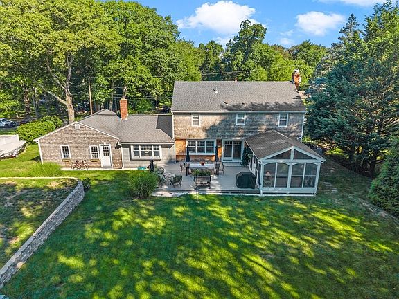 5th image of 60 Townsend Rd