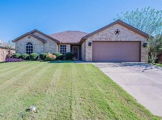 10 Rochelle Ct, Mansfield, TX 76063