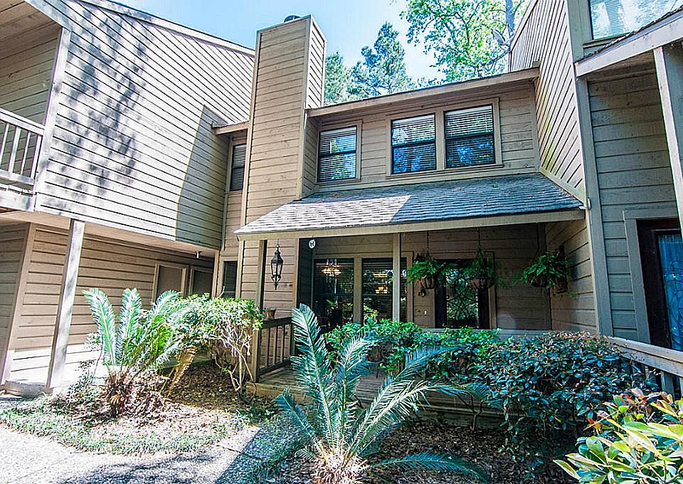 1st image of 90 Cokeberry St