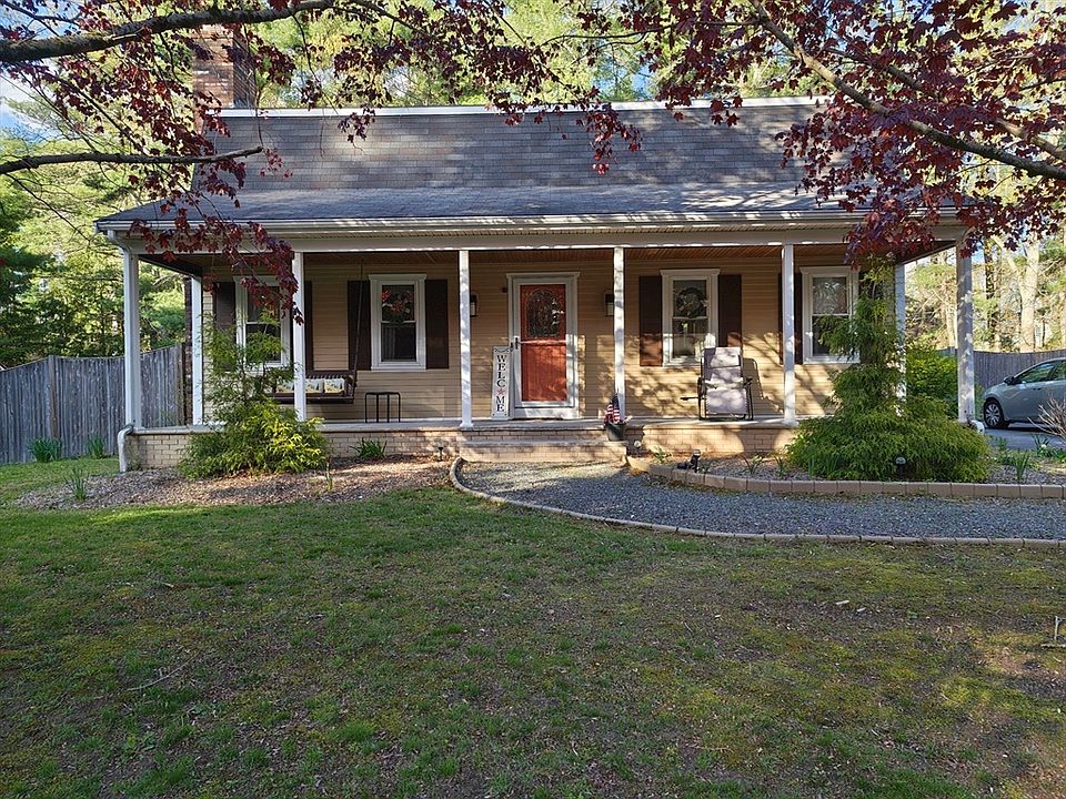 1st image of 1 Kelly Dr