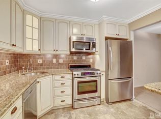 2704 Ridgefield Ct #2704, Helmetta, NJ 08828