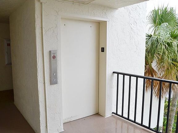 4th image of 90 S Highland Ave APT 322