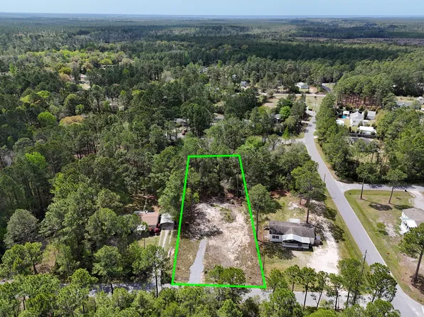 164 Memorial Ln, Freeport, FL 32439