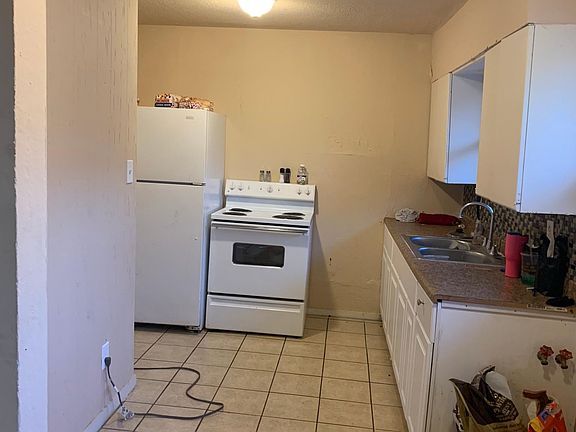 5th image of 111 W Dunnam St