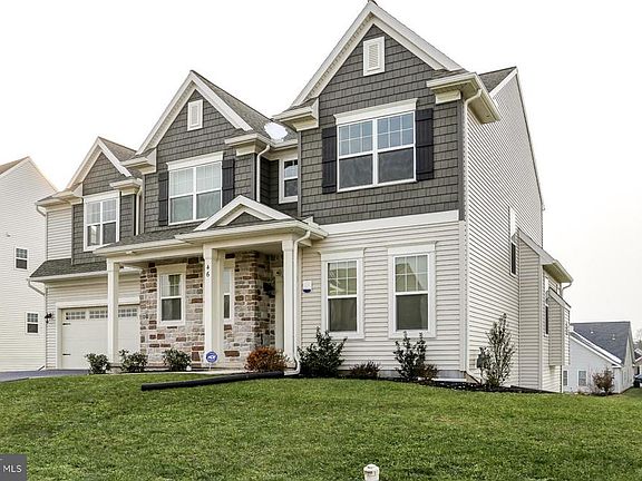 3rd image of 46 Danbury Dr