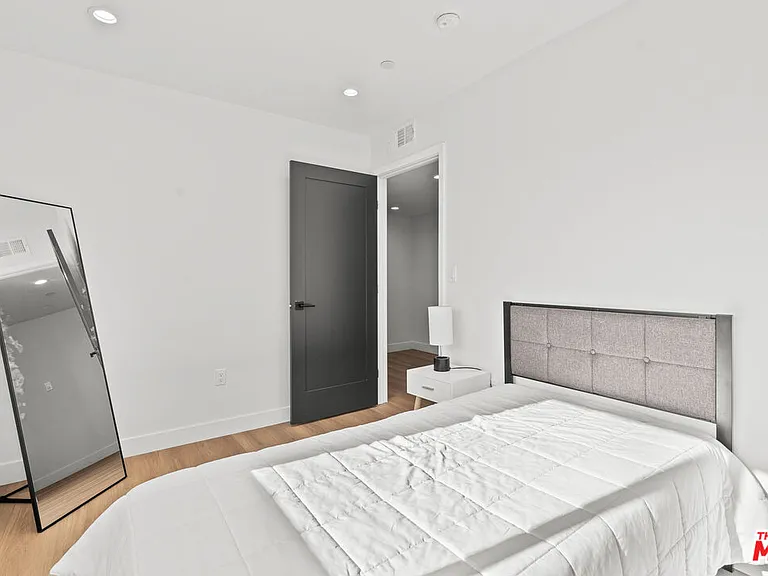 234 1/2 S Carondelet St — Photo 27