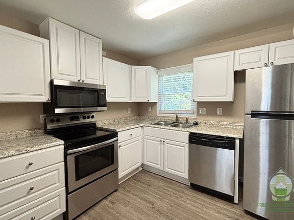 4th image of 10 Stag St #20