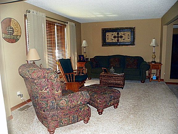 2nd image of 408 S 190th St