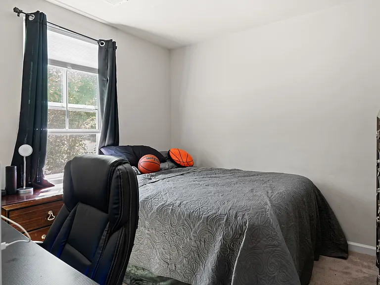 90 Mannie Ct — Photo 10