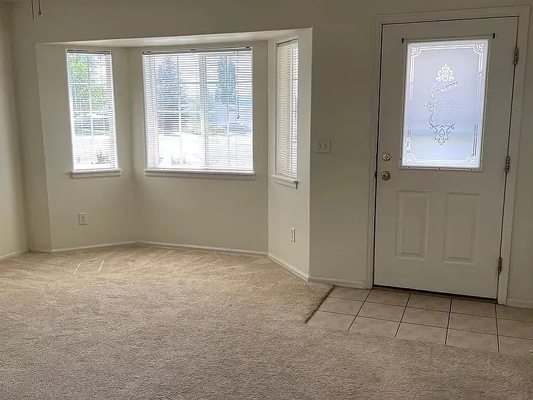 800 Cow Bell Ct — Photo 2