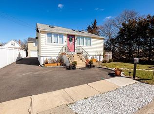 9 Court St E, East Rockaway, NY 11518