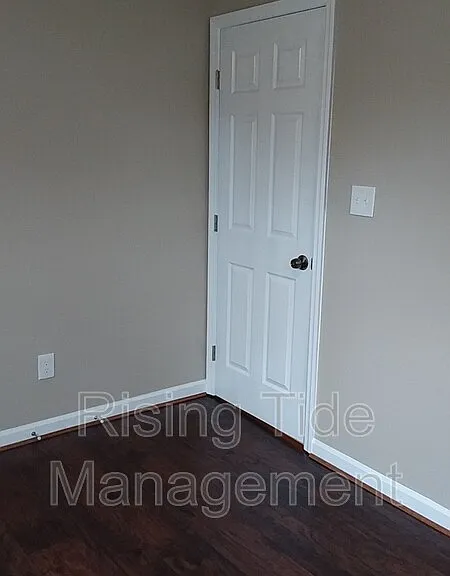 824 9th Ave — Photo 15