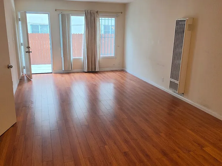 1039 N Curson Ave #2 — Photo 6