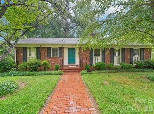 514 Lakeside Dr, Statesville, NC 28677