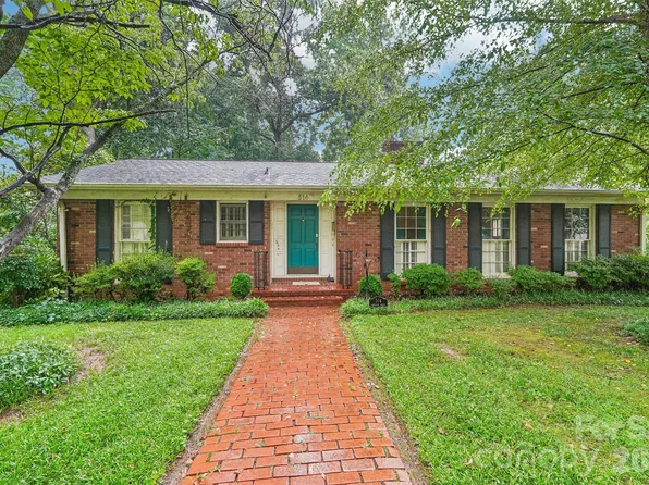 514 Lakeside Dr, Statesville, NC 28677