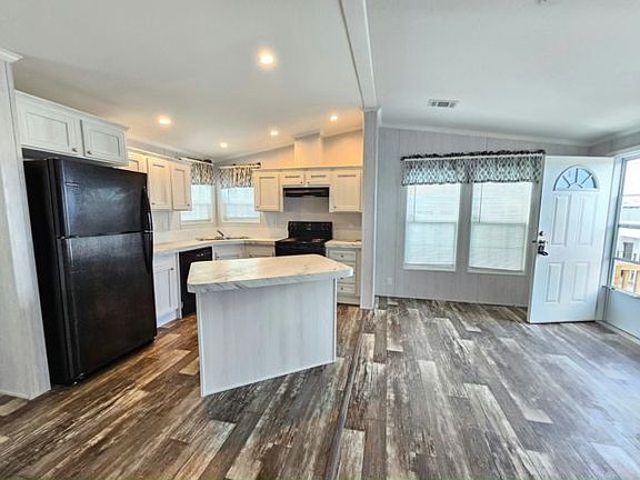 5th image of 4125 Park St N #646