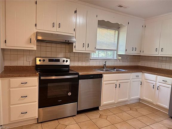 4th image of 625 Dorene Pl