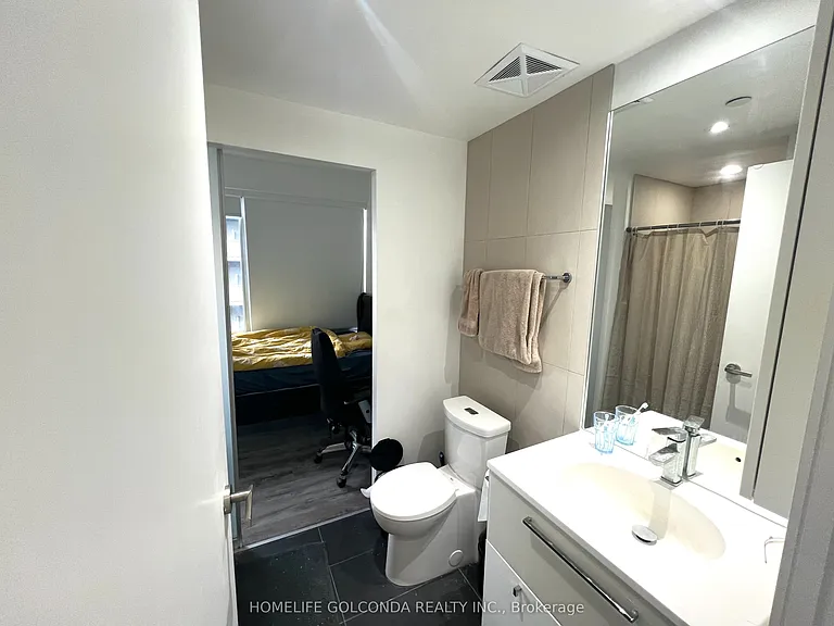 15 Grenville St #1209 — Photo 10