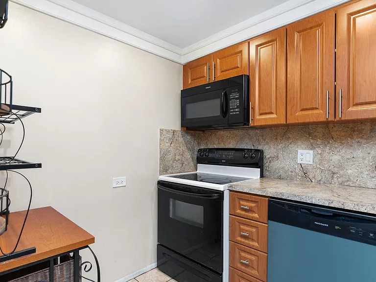 3710 Inverrary Dr #2G — Photo 20