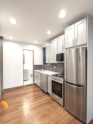 Rented by Mirador Real Estate | media 3