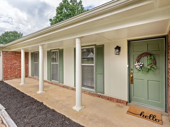 5688 Bartlett Woods Dr, Memphis, TN 38134