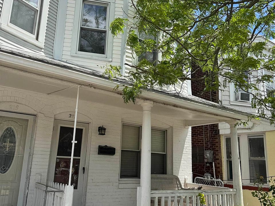 1st image of 213 N Arizona Ave