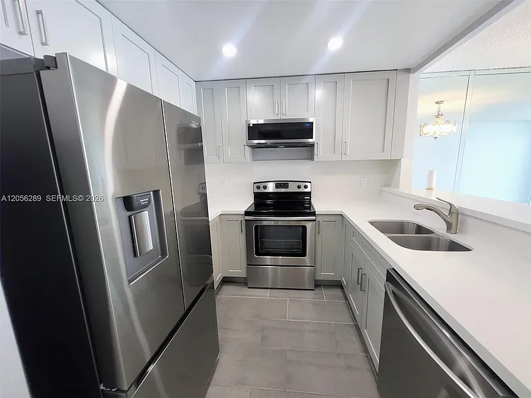 601 Three Islands Blvd #411 — Photo 7