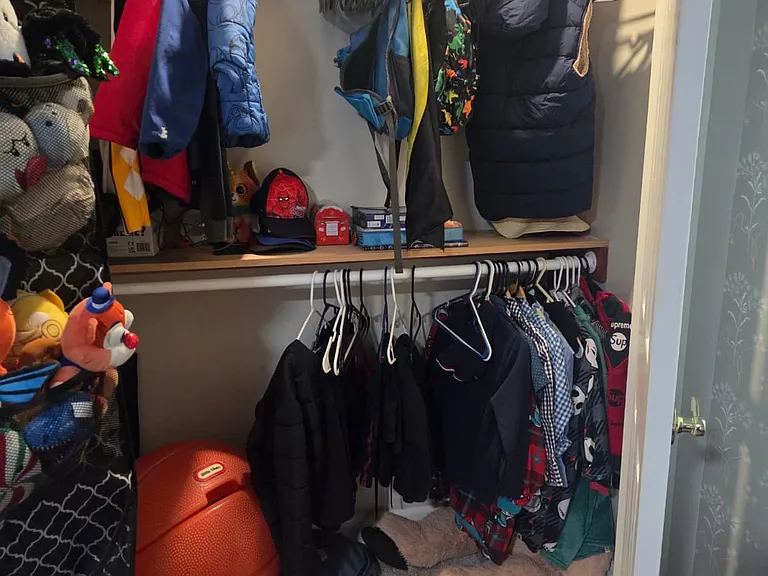 2nd bdrm closet