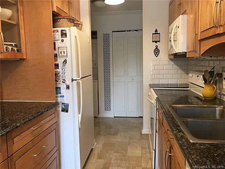 109 Southport Woods Dr — Photo 6