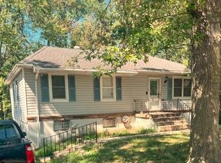 1313 NW Kingston Rd, Blue Springs, MO 64015