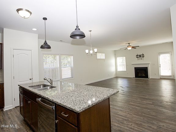 5th image of 3025 Dana Ln