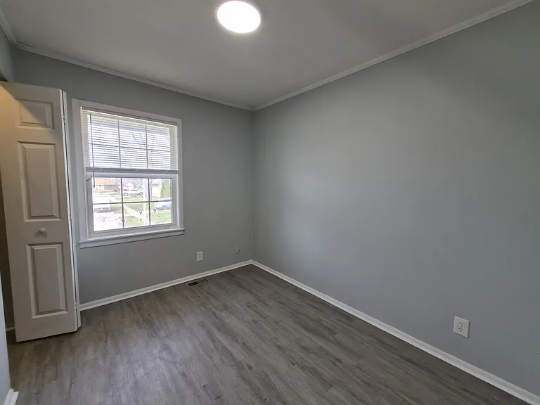 3747 Ireland Dr — Photo 9