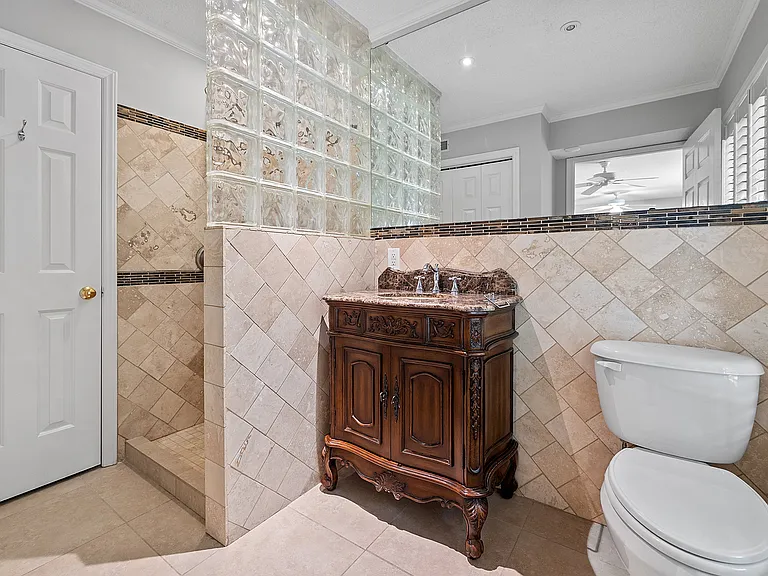 305 Old Fox Trl — Photo 24