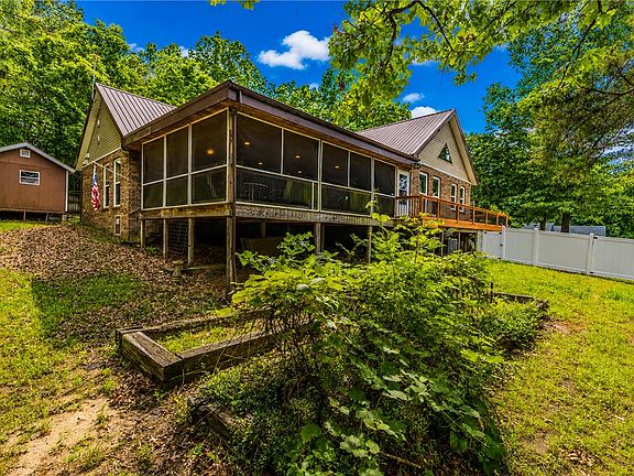 2nd image of 185 Glenwood Cir
