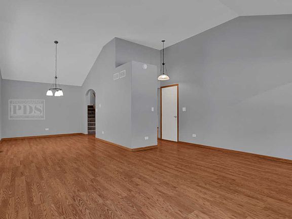 5th image of 18449 Oakwood Ave