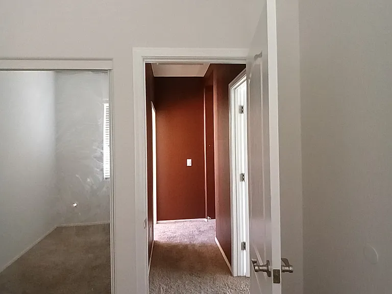 N 77th Gln — Photo 27