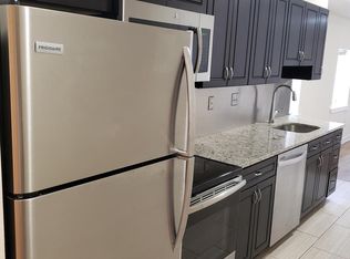 319 Market St APT 3, Philadelphia, PA 19106