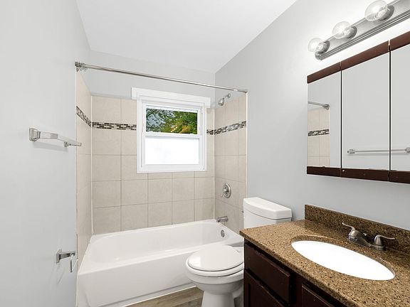 5th image of 113 S Oak Ln