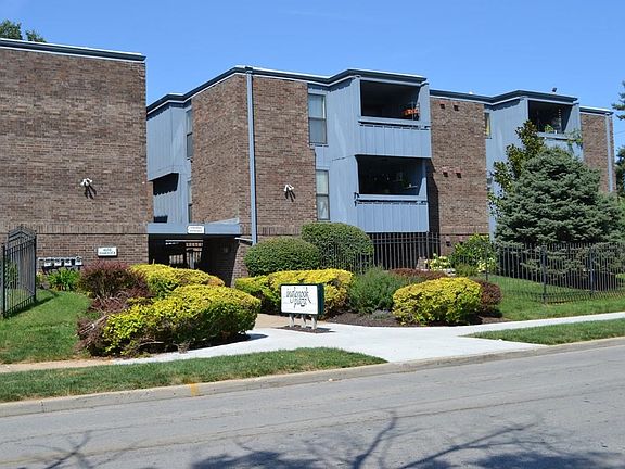 2nd image of 114 E 41st St APT 3