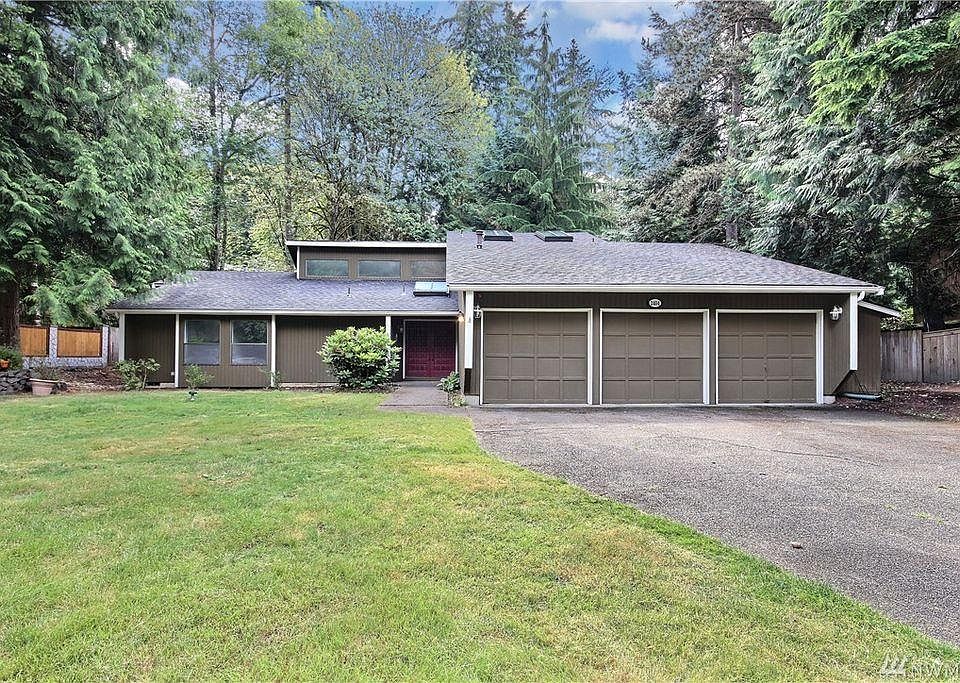 1st image of 2404 Manorwood Dr