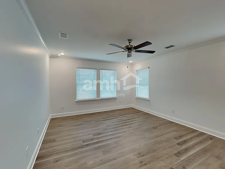 505 Plano Pass — Photo 8