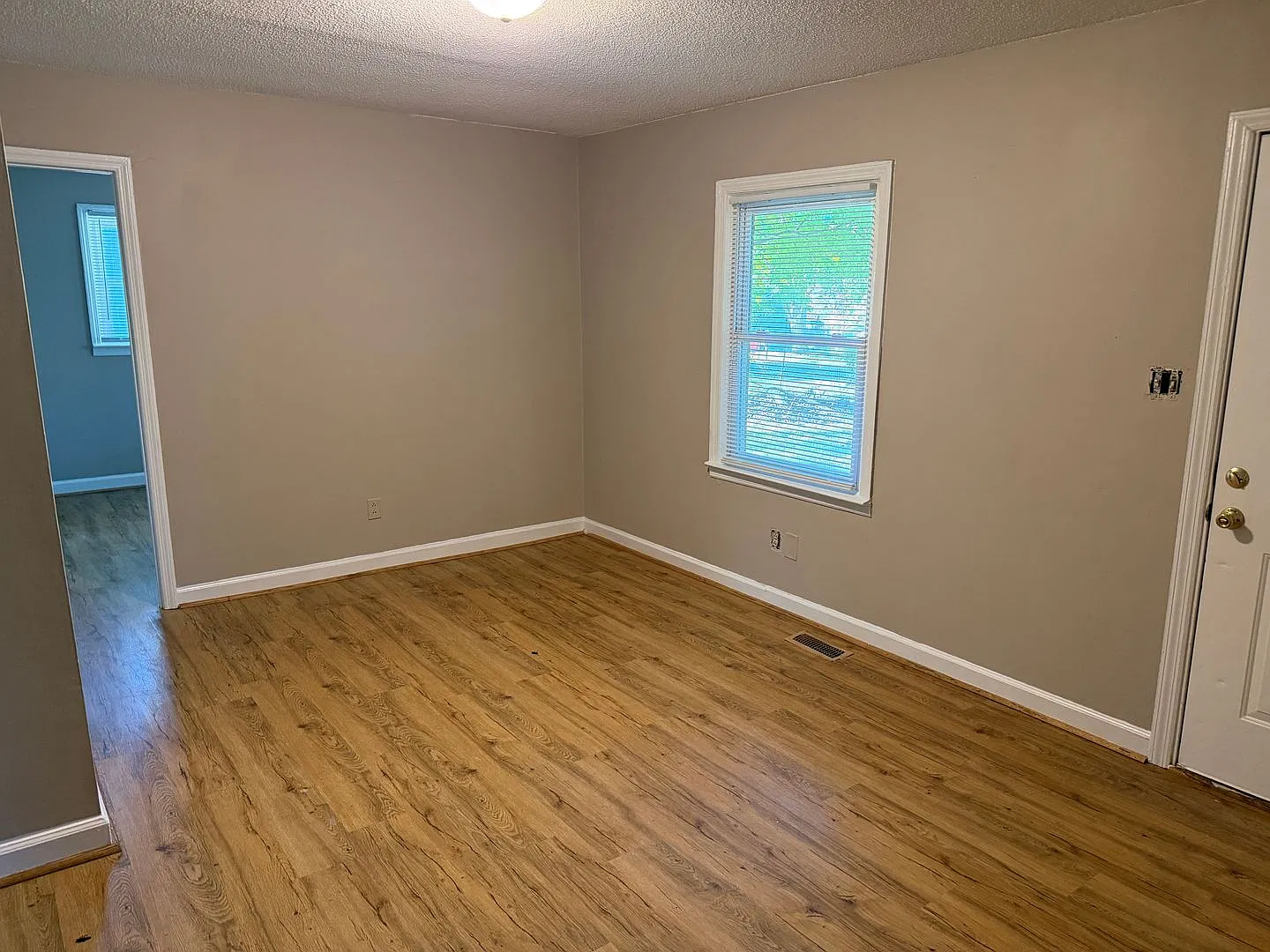 Cute 3 Bedroom House in Monroe — Photo 3