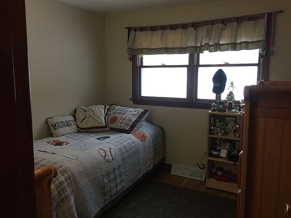 2nd image of 108 Messenger St