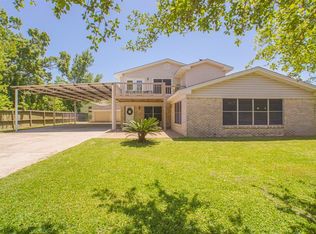 315 Seagrove Ave, Shoreacres, TX 77571