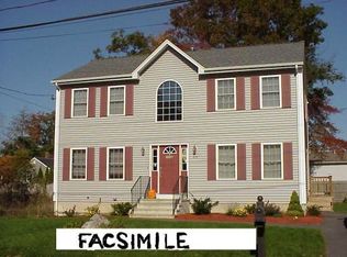 89 Middle Rd, Acushnet, MA 02743