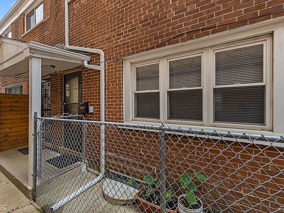2nd image of 6136 N Winthrop Ave