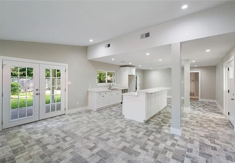 1466 Florida Ave — Photo 3