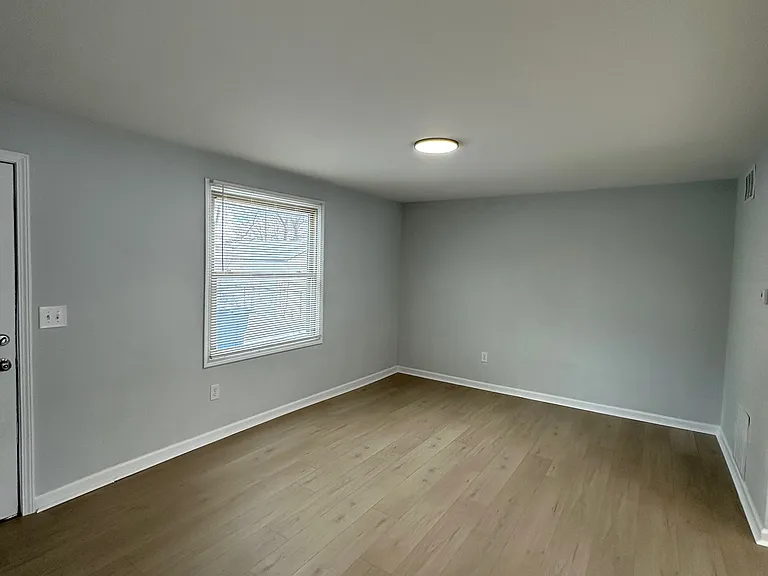 2335 Deerfield Ct — Photo 7